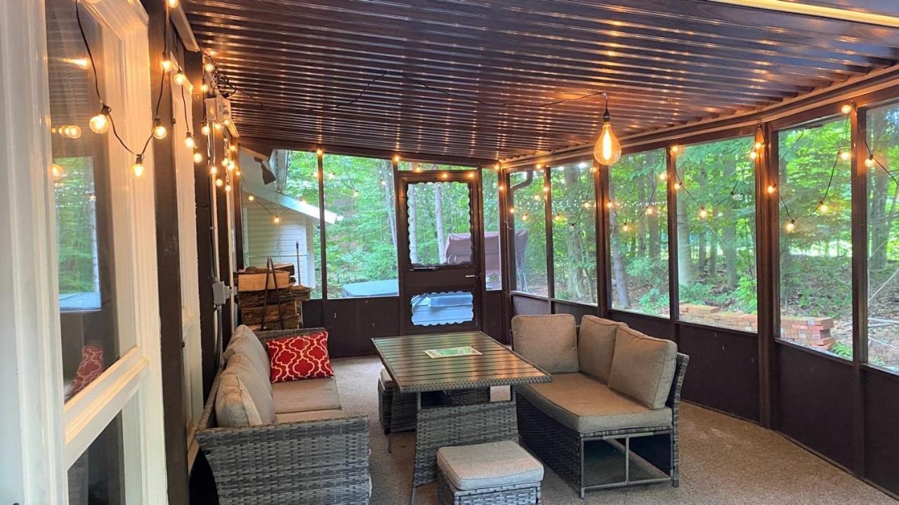Walk To Pool & Beach - Spacious Gateway, Hot Tub, Game Room Pocono Country Place Exterior foto